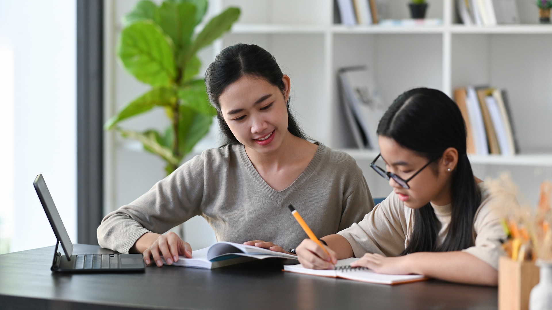 Tutor delivering a focused study session